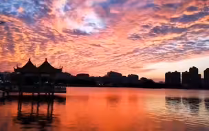 美翻了！广东多地现火烧云奇景 晚霞染红整个天际