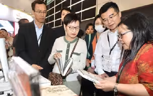 林郑月娥书展“打书钉”，勉出版业界多出好书