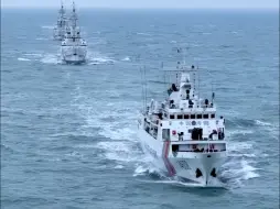 1月8日，中国海警舰艇编队在我钓鱼岛领海巡航。