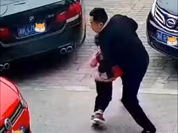 退伍军人神反应！一伸手救了两个家庭👍