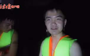 河南籍学生偷回郑州成立救援队，过家门不敢回