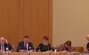 立陶宛三天两次对中国释放敌意，撕毁与中国合作协议