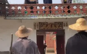 10月23日，安徽阜阳。90后农村小伙就地取材，带领全村拍摄《三国演义》，网友：期待，想看！