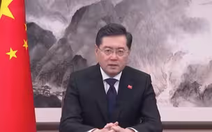 秦刚：任何国家都没有资格当人权“判官”