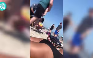 因为一瓶酒，美国警察在沙滩暴打少女妈妈