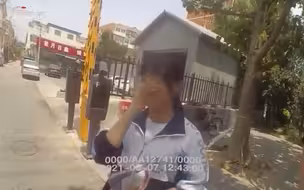 心大考生准考证落车上，民警“快递”分秒必达