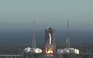 中国大推力氢氧发动机今年首次试车成功