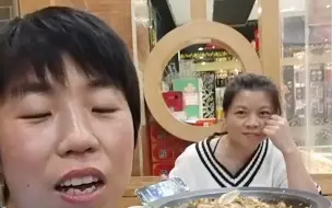 抗癌女子突然起歌 闺蜜合唱后绷不住了：她是我骂不走赶不走的姊妹