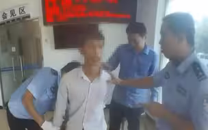男子探望在押父亲 民警：确认过眼神，你也是要被抓的人