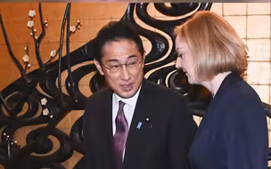 英国首相特拉斯和日本首相岸田文雄举行会晤