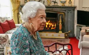 英国女王新冠病毒检测呈阳性