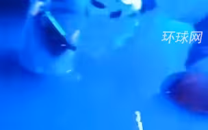 郑州一地铁车厢被淹大半，积水淹没乘客胸口，被困乘客已经从车厢内疏散出来