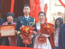 喜+喜=囍！现役双军人婚礼现场收到三等功喜报❤️
