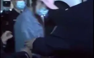 都市报道【大快人心！那些骗你钱的人抓住了！多是年轻女性！】