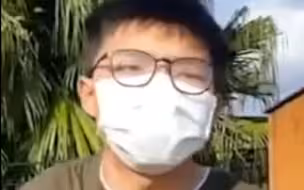 黄之锋山上遛狗，被正义市民逮住痛骂！