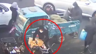 男子穿貂逛市场，顺走一箱芝麻酱 被抓时叫嚣：“多大点事！”