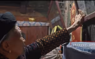 为英雄立碑怀念永不消逝