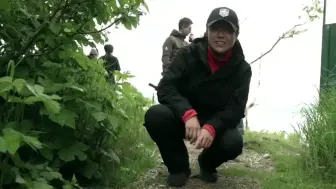 在野外找棕熊有多难？这个发现让梁红特别开心