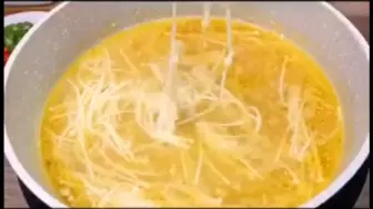 酸汤肥牛，简单易上手。生活在忙别忘记吃饭