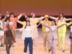 浙江小百花越剧院现实题材越剧《钱塘里》公益场上演，感动那些一起温暖钱塘的人