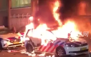 荷兰反封锁抗议活动演变成骚乱，警方鸣枪示警2人中枪，现场一片混乱！