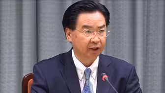 台外事部门负责人吴钊燮确诊新冠肺炎：出现轻微症状 将居家隔离