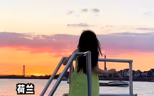上一秒莱茵河畔混血小公主，下一秒狂飙山东话极限反差，“有一种国际超模蹬三轮的感觉”