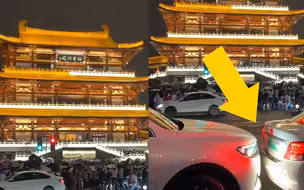 一秒哇变唔！游客正夸赞长沙杜甫阁夜景，无意拍下两车追尾瞬间