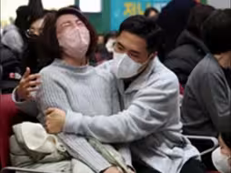 韩国客机事故遇难者DNA已全部采集，家属痛哭：只希望他们活着