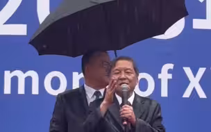 “让暴风雨来的更猛烈些吧！”