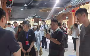 台青走进南石山三彩小镇 亲身体验唐三彩制作