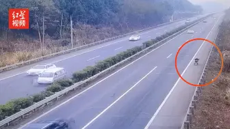 老人拜年回家误上高速 交警及时发现护送老人平安回家