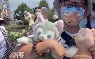 上海迪士尼乐园重新开园 “在逃公主”“在逃王子”回家啦！