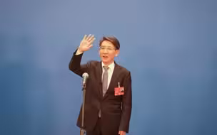 薛其坤代表：科学家的事业和国家的富强是紧密联系在一起的