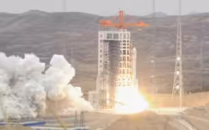 填补国内空白！中国首款固体捆绑运载火箭发射成功！