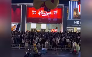 Citywalk夜西湖 “旁友们”：杭州真的从早热到晚