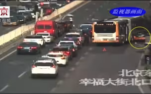 随意并道 出租车遭受夹板气