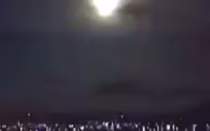 超大流星深夜划过日本上空，整个天空都被照亮🌠