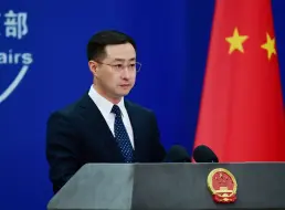 中俄正常经贸合作不应受到干扰和限制
