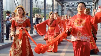 今日兰州网红打卡地格外红！110对兰大“新人”前来报道