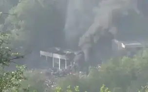 塞尔维亚工厂发生爆炸，好在爆炸发生在成品仓库，所有工人都被疏散