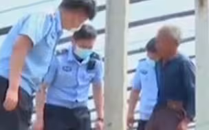 2男1女为寻刺激开着宝马偷西瓜，瓜农报警后3人被抓