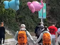 “你长大后想当什么？”“小孩！”