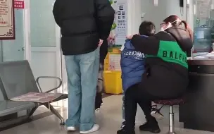 男友知道女朋友发烧后，驱车一百多公里赶过来，网友：我男朋友只会说“咋去啊”