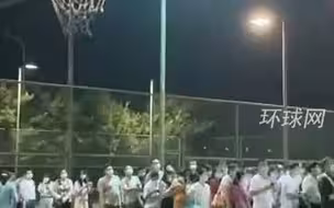 南京禄口机场检验出阳性样本9份，居民连夜开展核酸检测