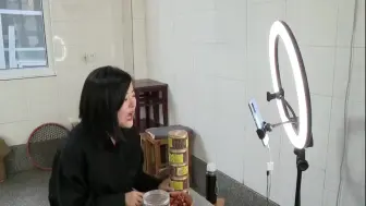 中秋国庆双节效应 坚果炒货产销两旺