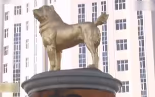 土库曼斯坦总统为心爱的犬种竖立雕像 之前还为它写书