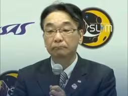 日本宣布：登月探测器成功着陆月球表面，但太阳能电池无法发电。
