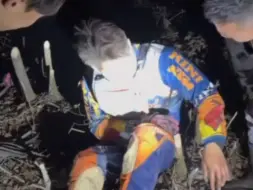 20名摩托车越野爱好者支援扑灭贵州家乡山火，当事人：想帮帮消防员