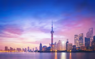 6月1日零时起，上海有序恢复住宅小区出入、公共交通运营和机动车通行